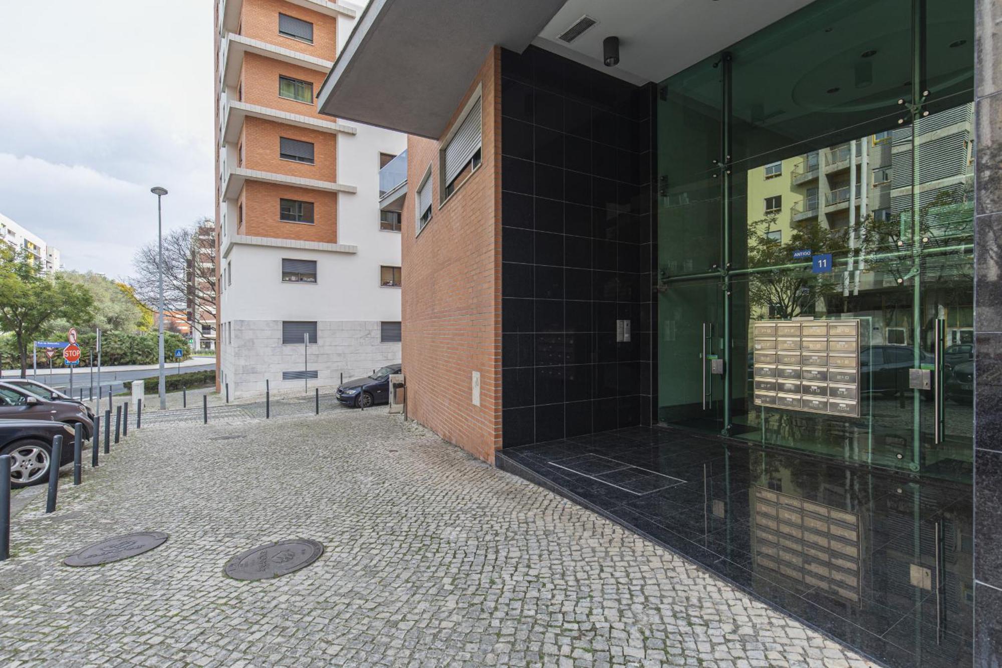 2 Bedroom Large Apartment By Innkeeper Lisbon Bagian luar foto